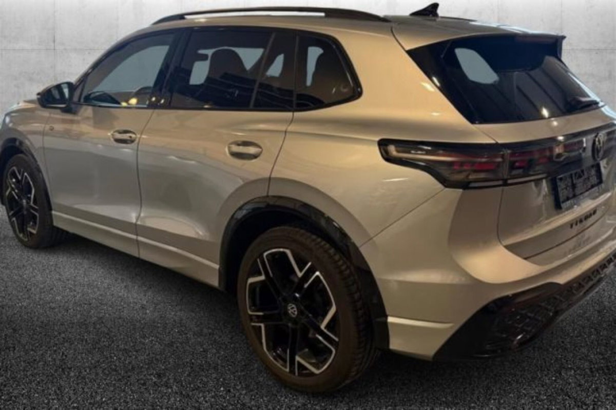 Volkswagen Tiguan 2.0 tdi R-Line 150cv dsg (3)