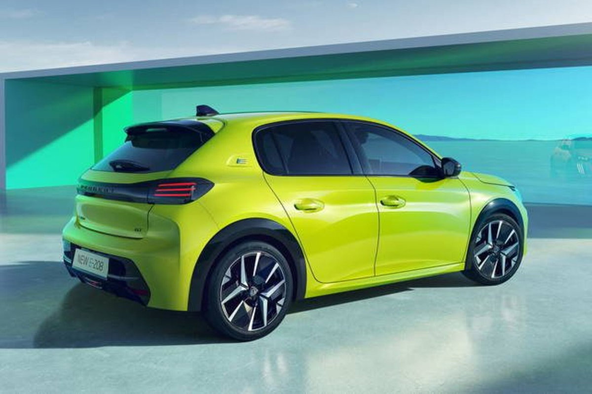Peugeot 208 50 kWh GT Exclusive (7)