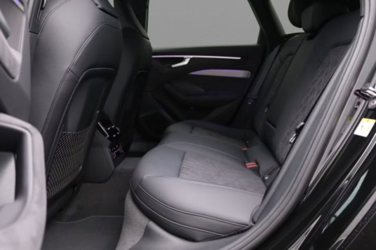 Audi A4 Avant 40 TDI S tronic S line edition (8)