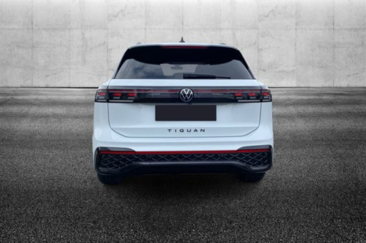 Volkswagen Tiguan 2.0 tdi R-Line 150cv dsg (5)