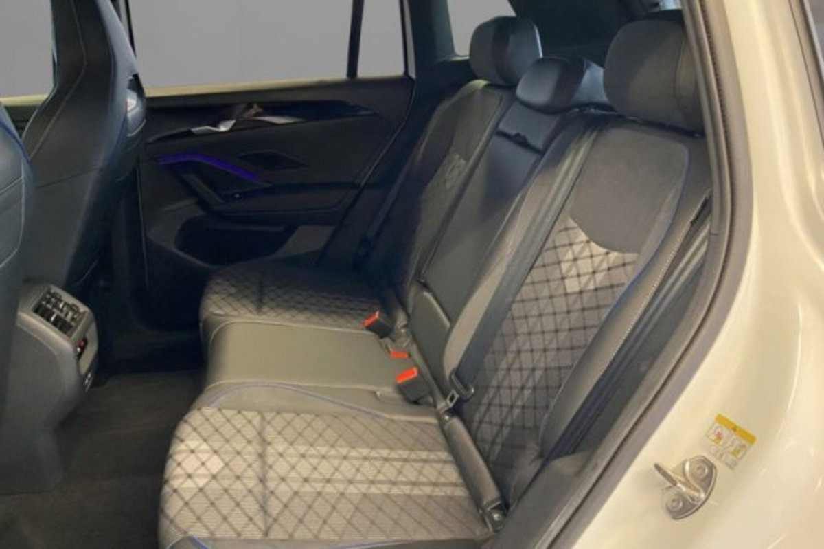Volkswagen Tiguan 2.0 tdi R-Line 150cv dsg (7)