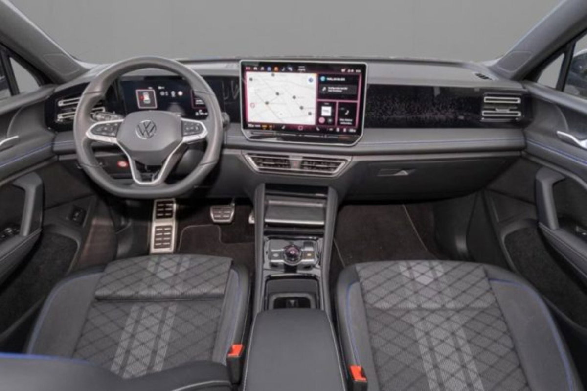 Volkswagen Tiguan 2.0 tdi R-Line 150cv dsg (3)