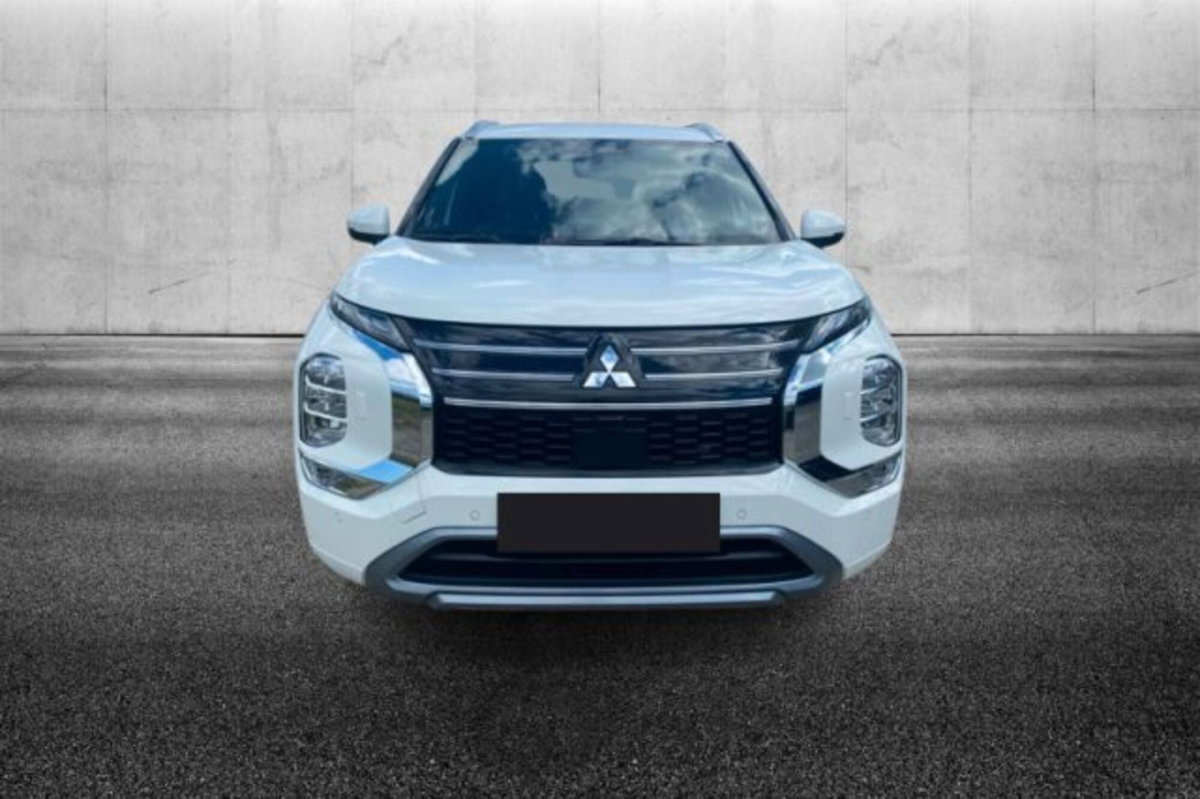 Mitsubishi Outlander 2.4 MIVEC 4WD PHEV Intense (4)