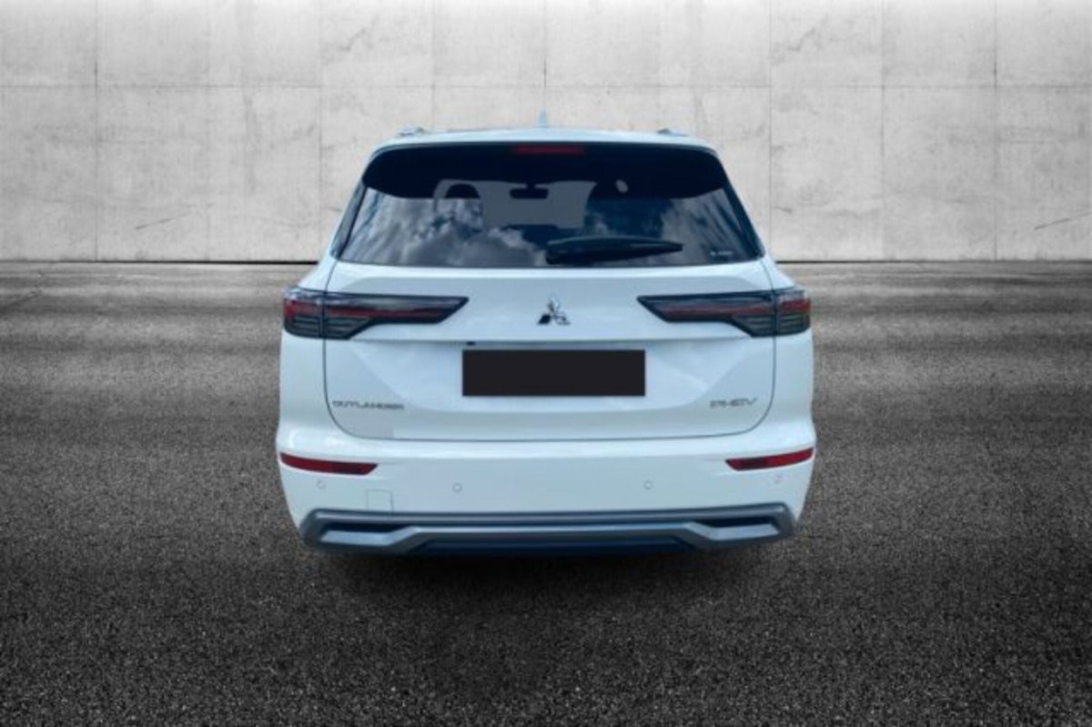 Mitsubishi Outlander 2.4 MIVEC 4WD PHEV Intense (5)