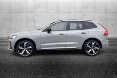 Volvo XC60 B4 (d) AWD automatico Plus Dark (3)