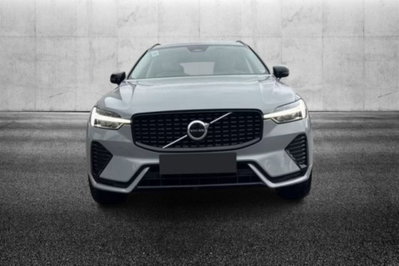 Volvo XC60 B4 (d) AWD automatico Plus Dark (4)