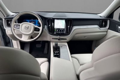 Volvo XC60 B4 (d) AWD automatico Plus Dark (6)
