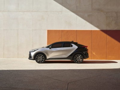 Toyota Toyota C-HR 2.0 phev GR Sport fwd e-cvt (4)