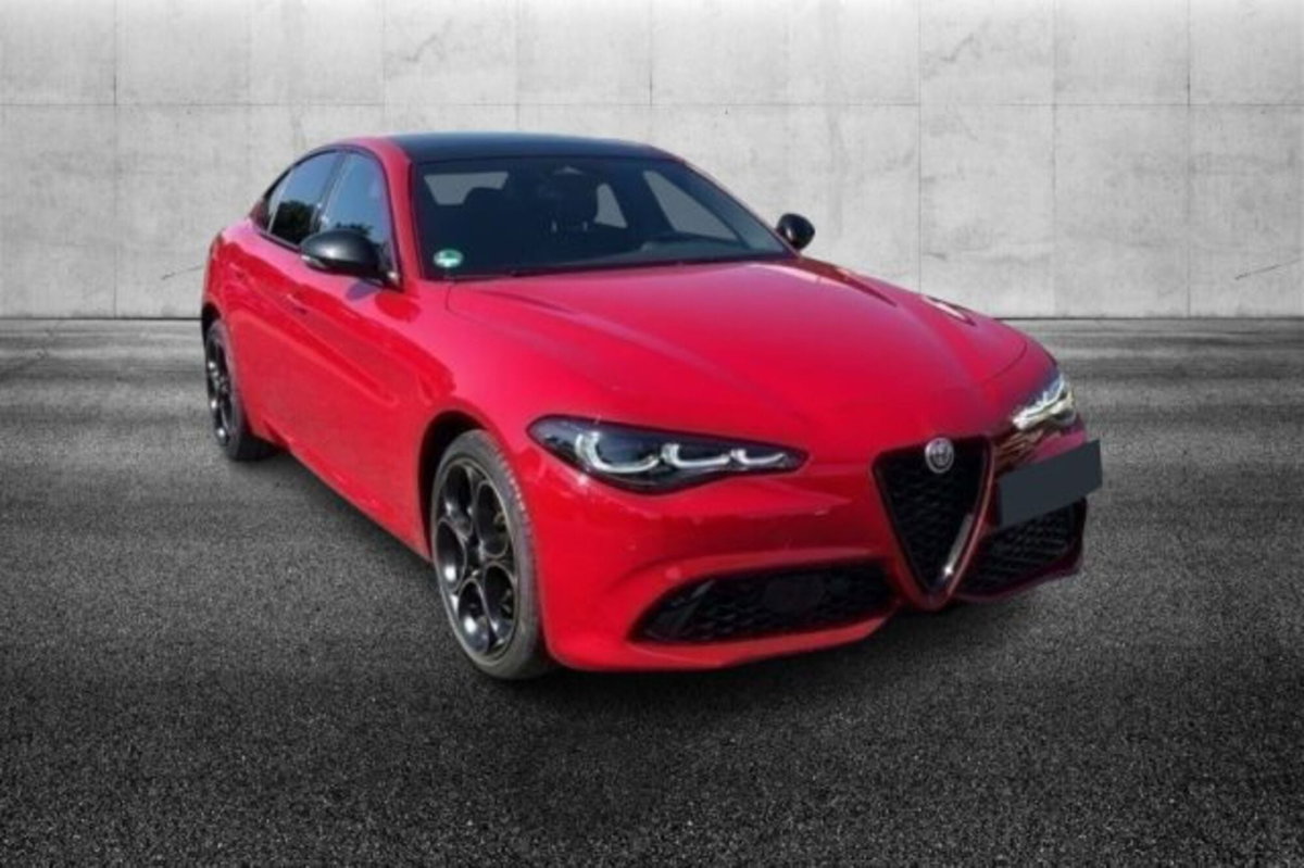 Alfa Romeo Giulia 2.0 Turbo 280 CV AT8 AWD Q4 Estrema (2)