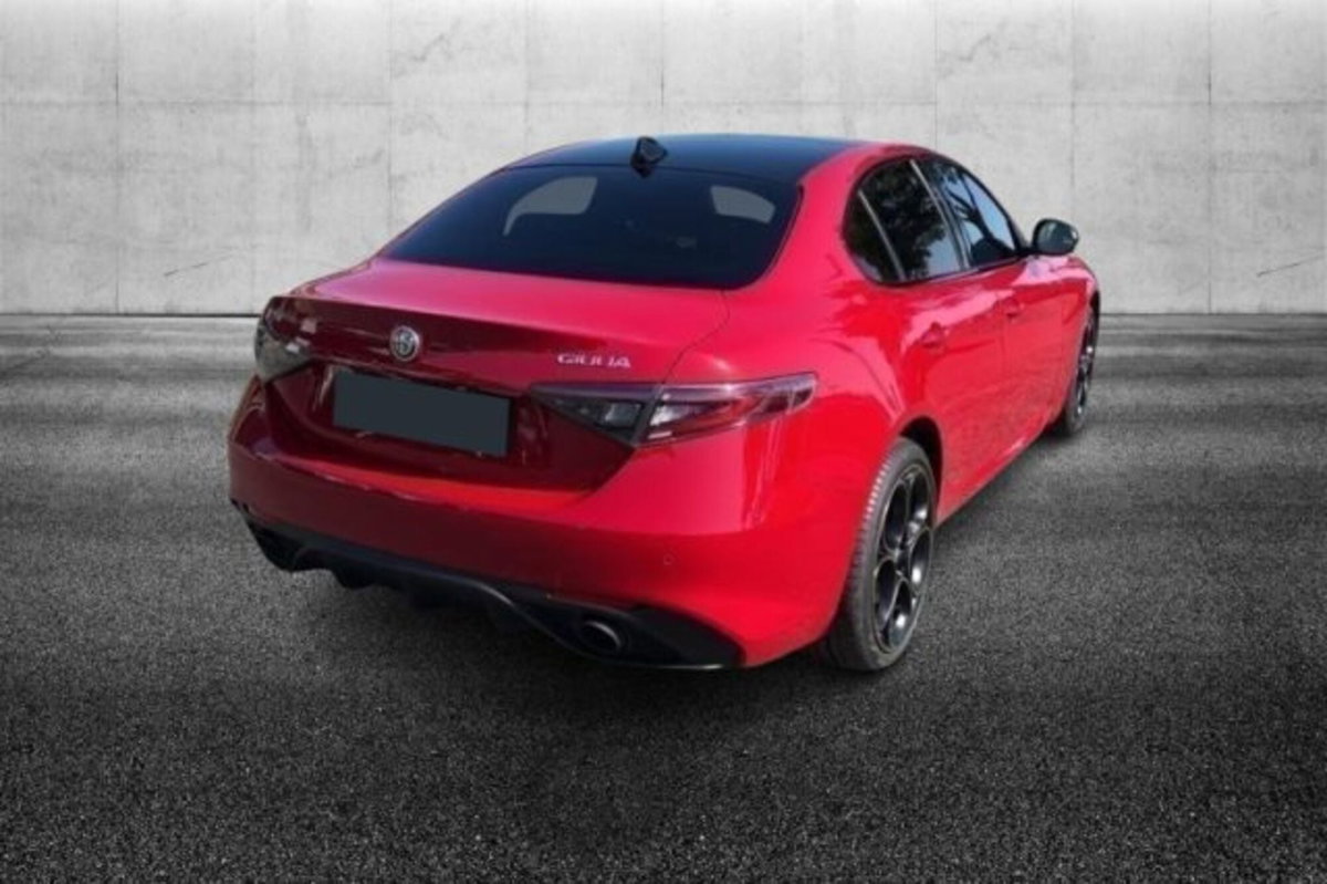 Alfa Romeo Giulia 2.0 Turbo 280 CV AT8 AWD Q4 Estrema (3)