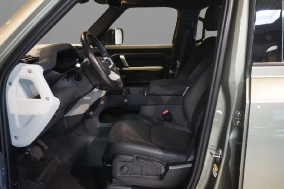 Land Rover Defender 110 3.0d i6 mhev X-Dynamic SE awd 250cv auto (6)