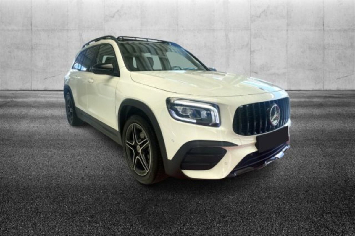 Mercedes-Benz GLB 200 Automatic 4Matic Premium (2)