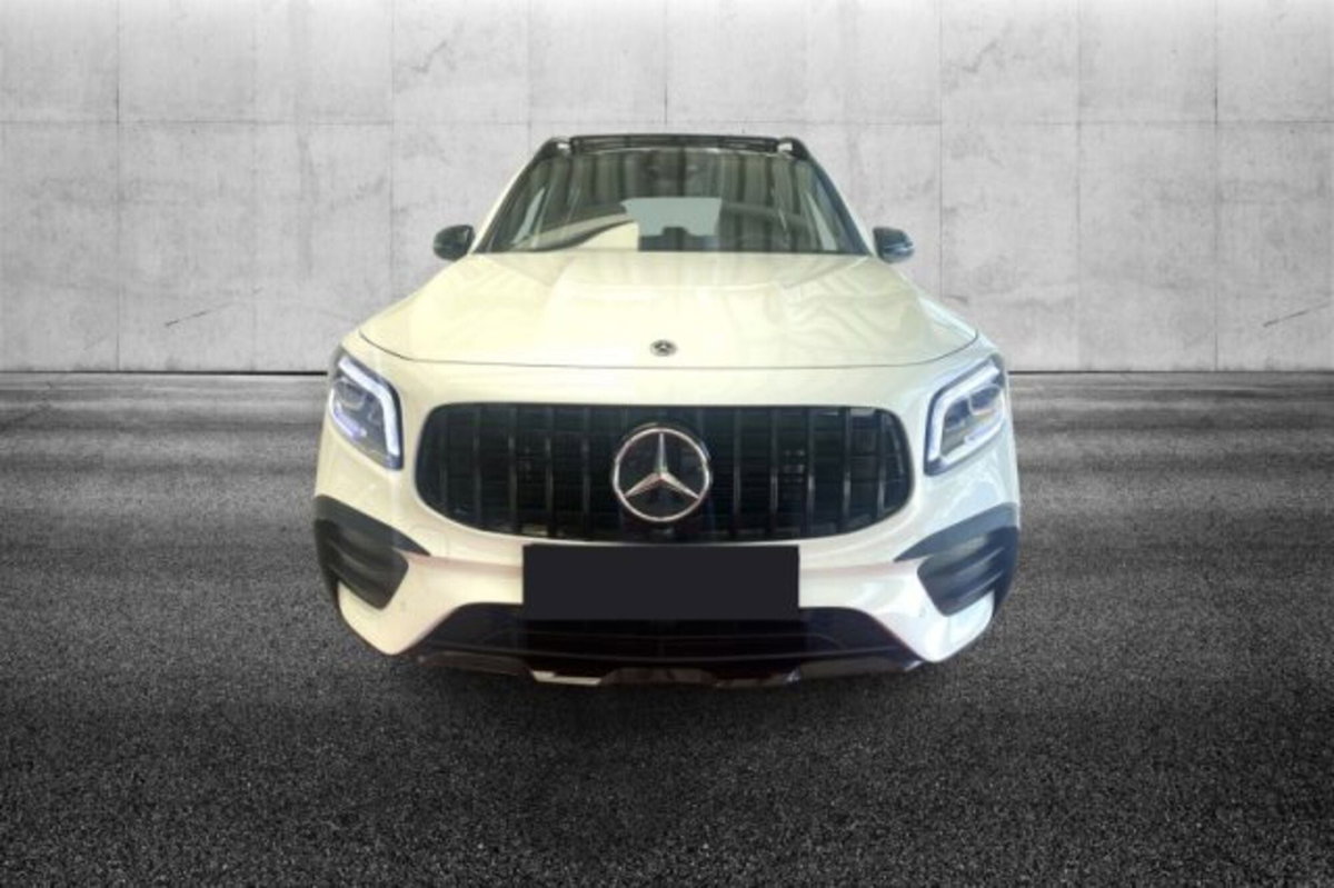 Mercedes-Benz GLB 200 Automatic 4Matic Premium (5)