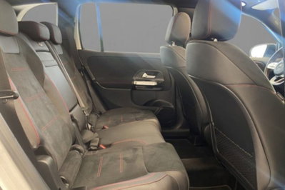 Mercedes-Benz GLB 200 Automatic 4Matic Premium (8)