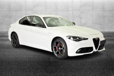 Alfa Romeo Giulia 2.0 Turbo 280 CV AT8 AWD Q4 Veloce (2)