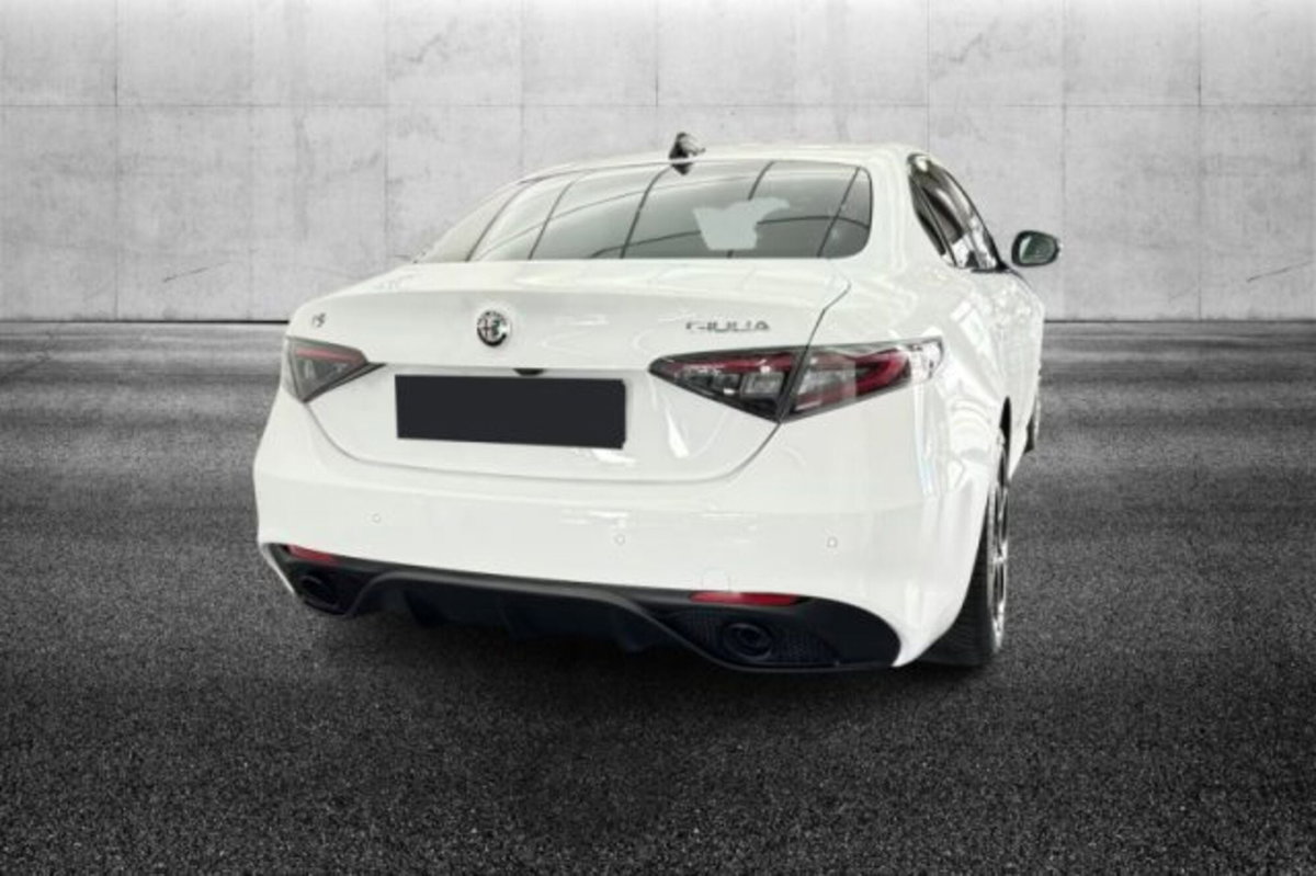 Alfa Romeo Giulia 2.0 Turbo 280 CV AT8 AWD Q4 Veloce (3)