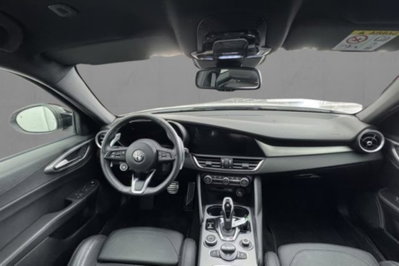 Alfa Romeo Giulia 2.0 Turbo 280 CV AT8 AWD Q4 Veloce (6)