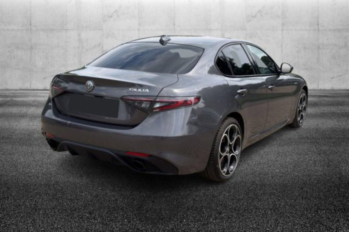 Alfa Romeo Giulia 2.0 Turbo 280 CV AT8 AWD Q4 Veloce (3)