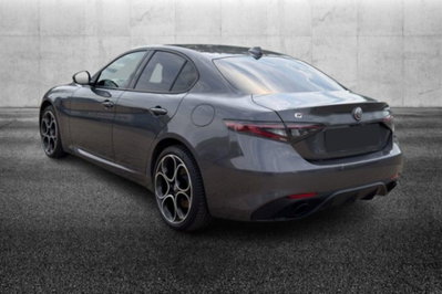 Alfa Romeo Giulia 2.0 Turbo 280 CV AT8 AWD Q4 Veloce (4)