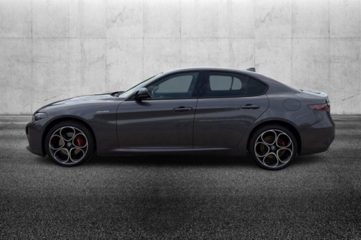 Alfa Romeo Giulia 2.0 Turbo 280 CV AT8 AWD Q4 Veloce (5)