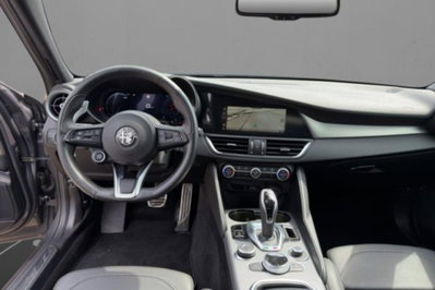 Alfa Romeo Giulia 2.0 Turbo 280 CV AT8 AWD Q4 Veloce (6)
