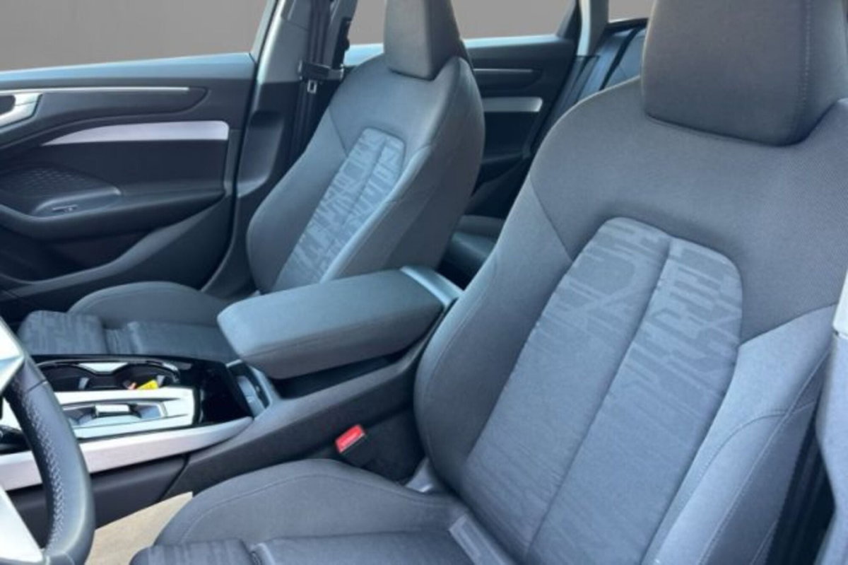 Audi A6 Avant 40 2.0 TDI quattro ultra S tronic Business (7)