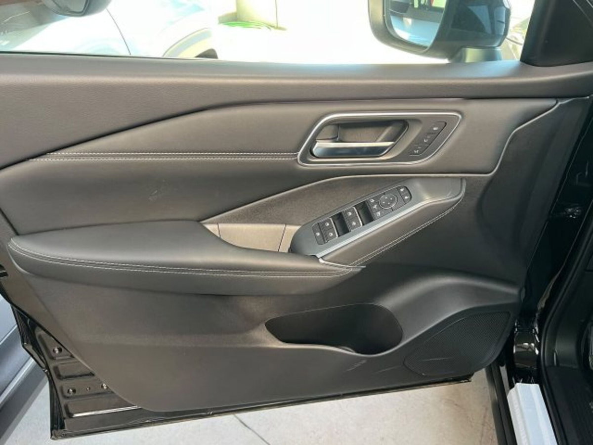 Nissan Qashqai 1.3 mhev Tekna 2wd 158cv (8)