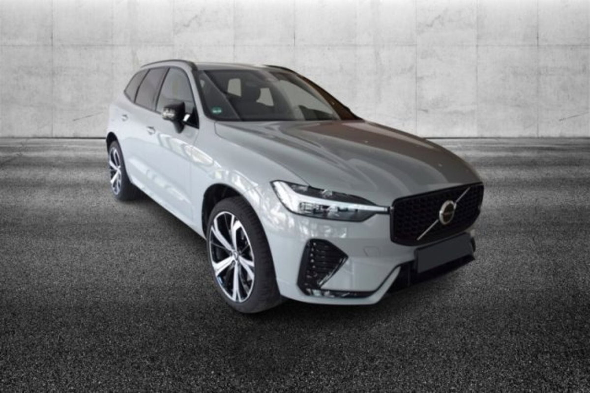 Volvo XC60 B4 automatico Plus Dark (2)