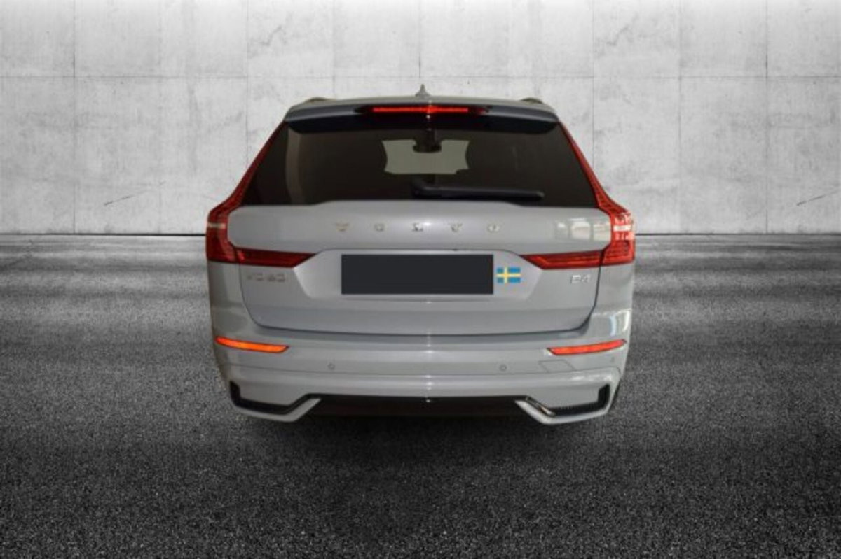 Volvo XC60 B4 automatico Plus Dark (5)