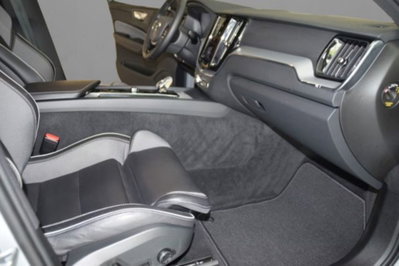 Volvo XC60 B4 automatico Plus Dark (7)