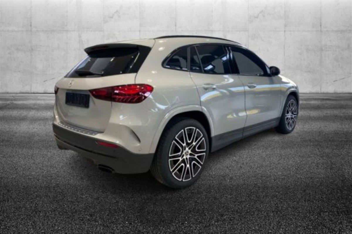 Mercedes-Benz GLA SUV 200 d AMG Line Premium Plus 4matic auto (3)