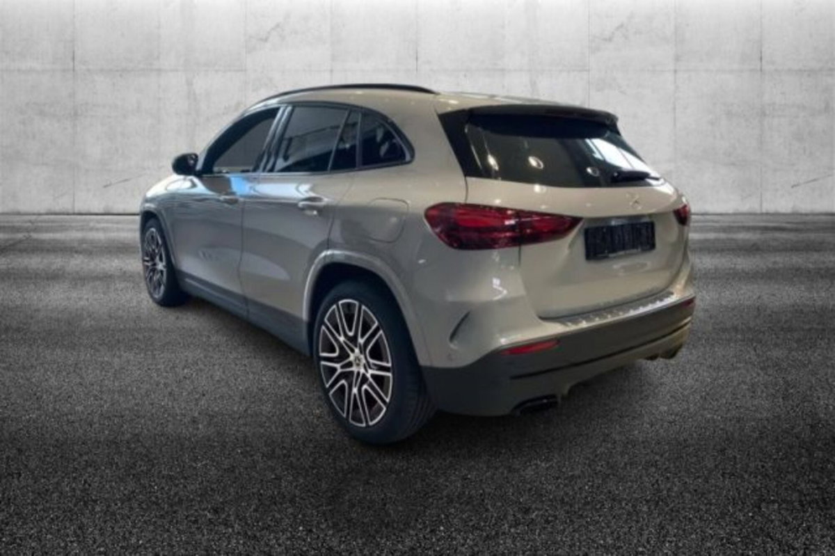 Mercedes-Benz GLA SUV 200 d AMG Line Premium Plus 4matic auto (4)