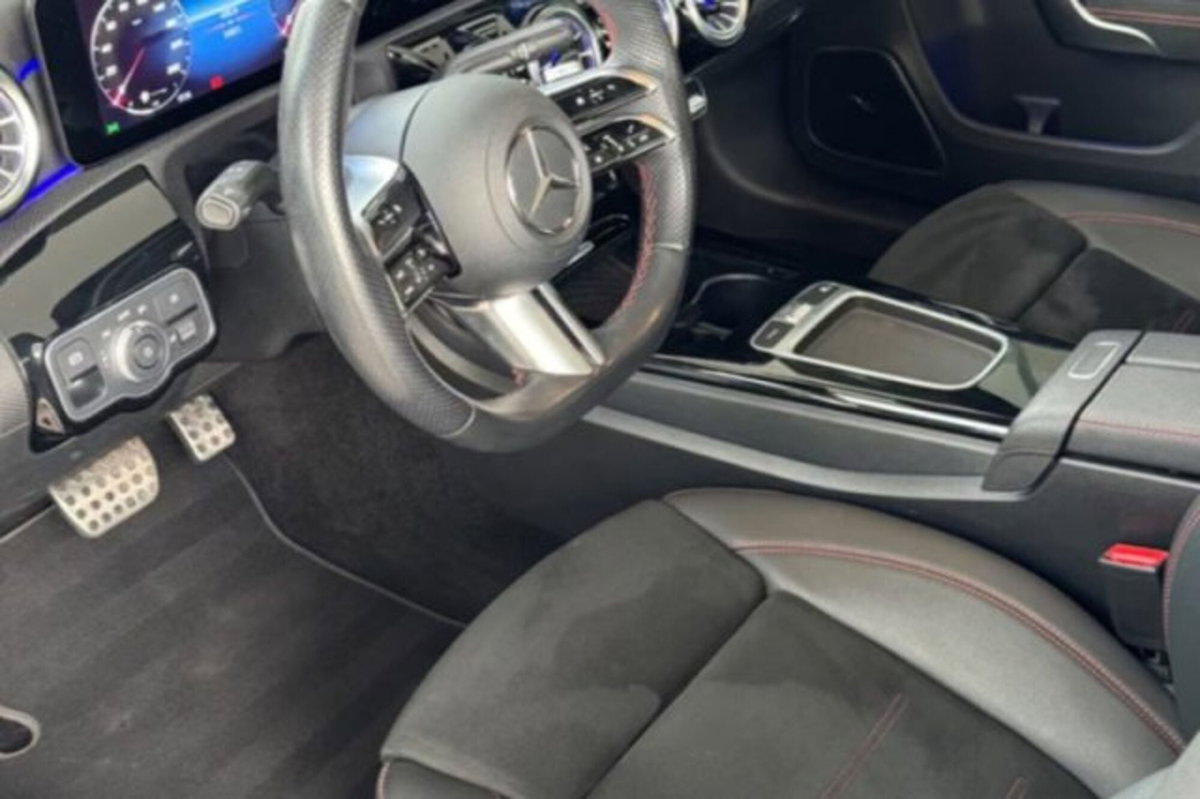 Mercedes-Benz Classe A Sedan 220 d AMG Line Premium Plus auto (6)