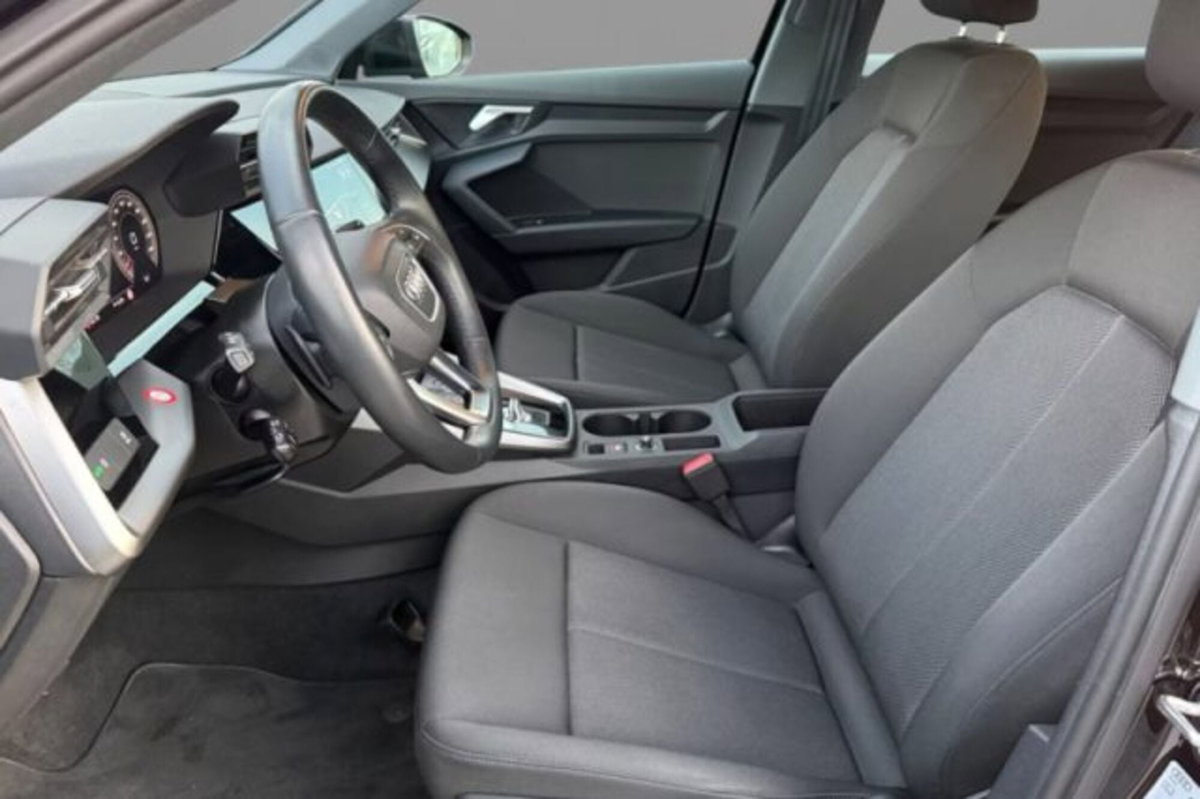Audi A3 Sportback 30 TDI S tronic Business (6)