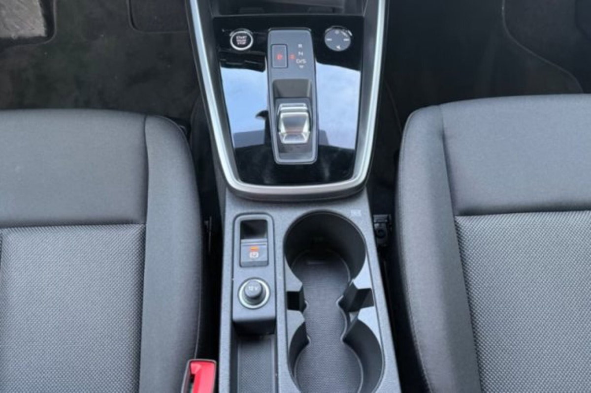 Audi A3 Sportback 30 TDI S tronic Business (8)