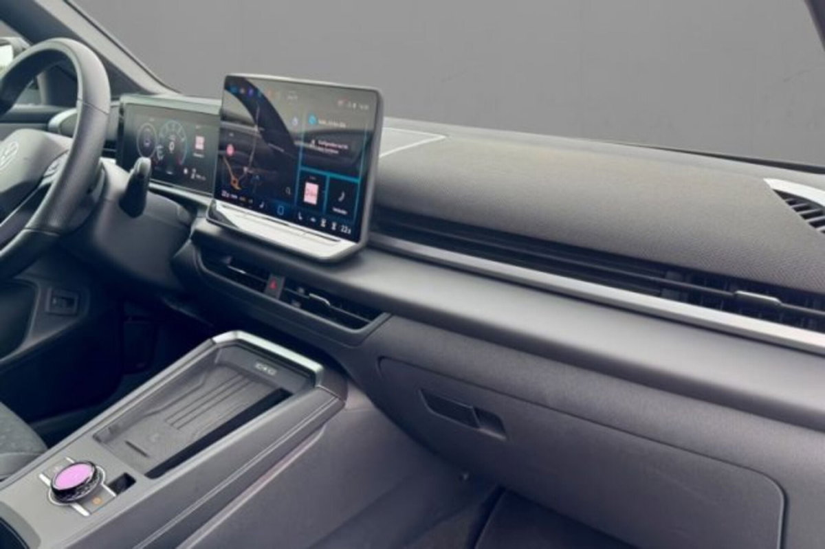 Volkswagen T-Roc 1.5 etsi R-Line 150cv dsg (6)