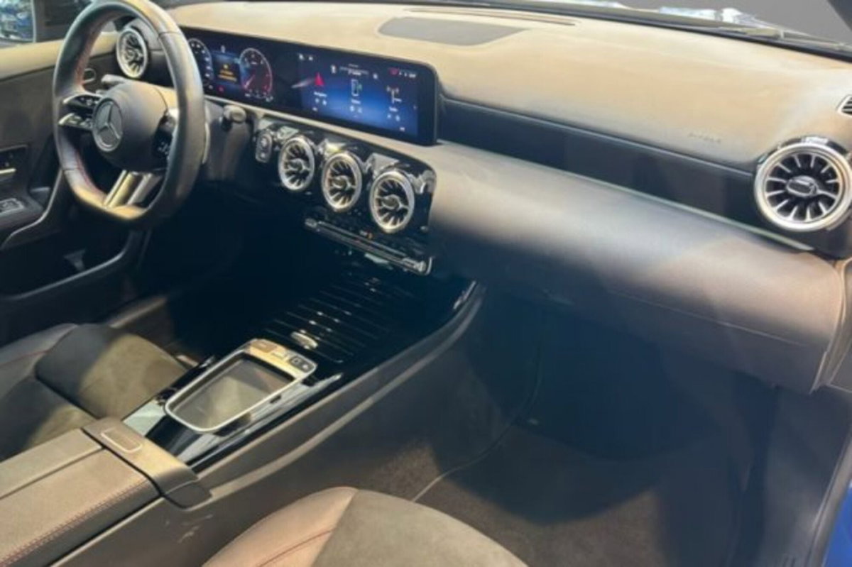 Mercedes-Benz Classe A 200 d AMG Line Premium Plus auto (4)