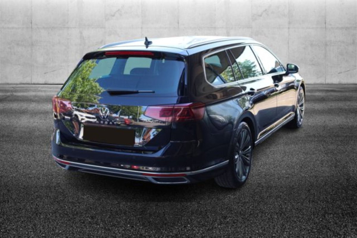 Volkswagen Passat Variant 2.0 TDI SCR 200 CV 4MOTION DSG Executive (3)