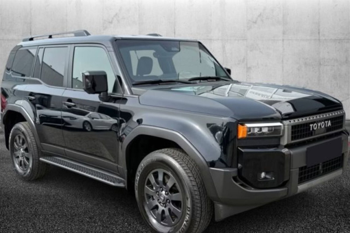 Toyota Land Cruiser 2.8 d-4d Lounge awd auto (2)