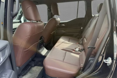 Toyota Land Cruiser 2.8 d-4d Lounge awd auto (8)