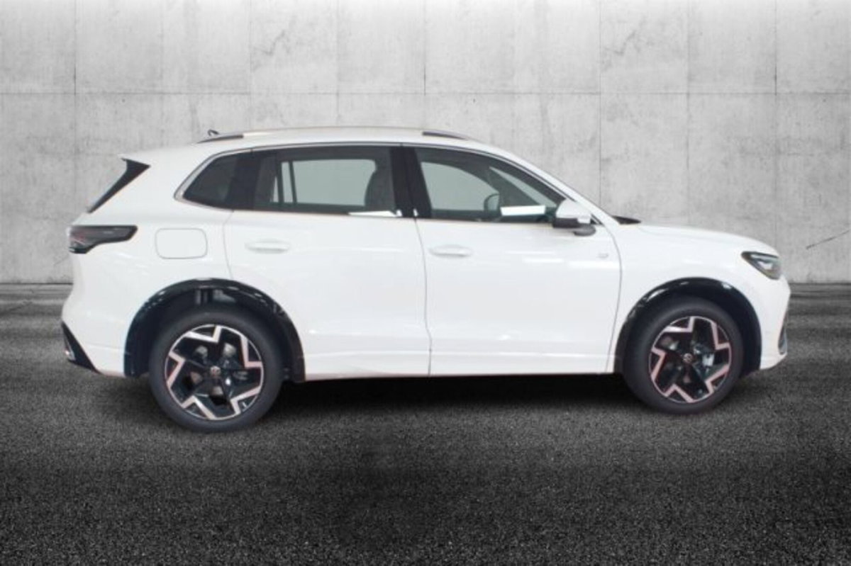 Volkswagen Tiguan 2.0 tdi R-Line 150cv dsg (5)