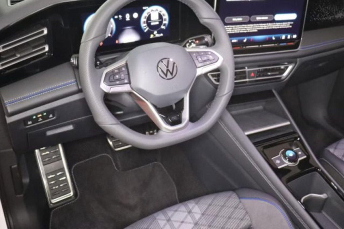 Volkswagen Tiguan 2.0 tdi R-Line 150cv dsg (6)