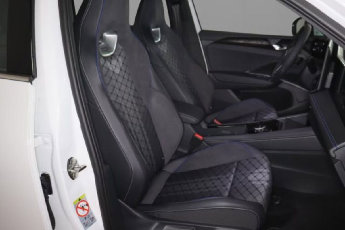 Volkswagen Tiguan 2.0 tdi R-Line 150cv dsg (7)