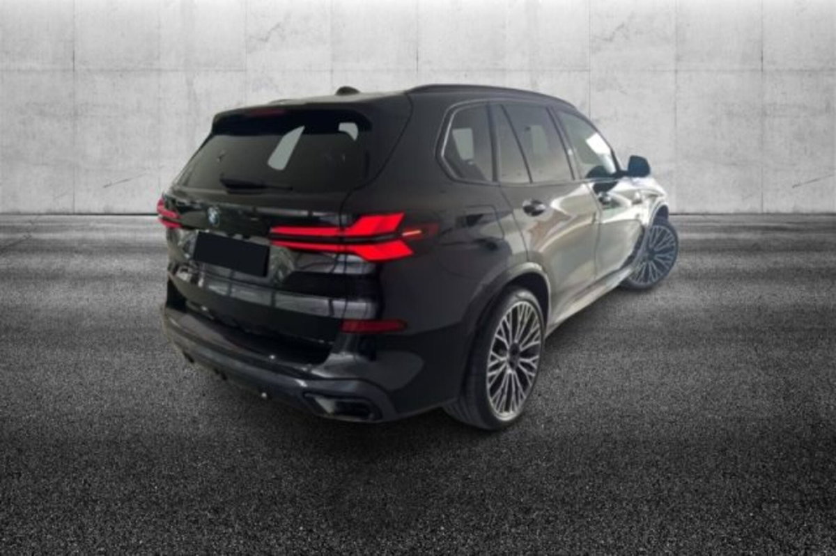 BMW X5 xDrive30d 48V Msport (2)