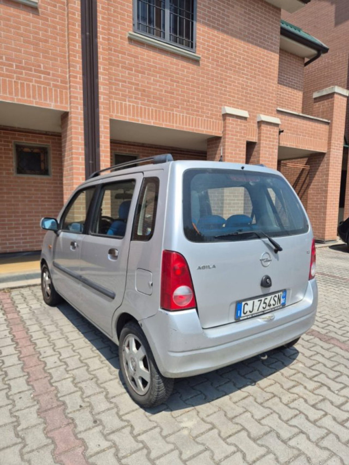 Opel Agila 1.2 16V Comfort (2)