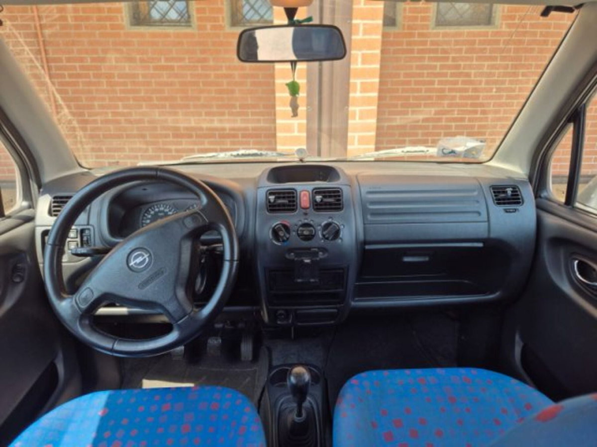 Opel Agila 1.2 16V Comfort (6)
