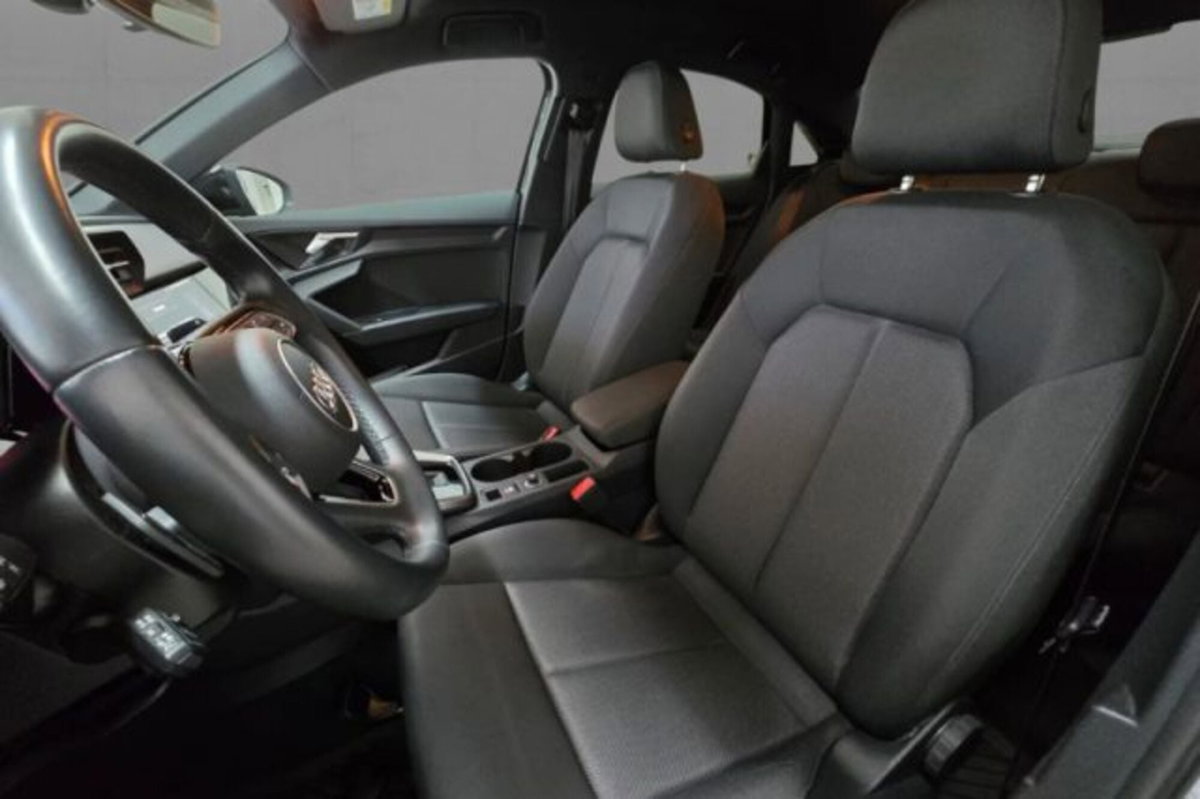 Audi A3 Sedan 30 TDI S tronic Business (6)