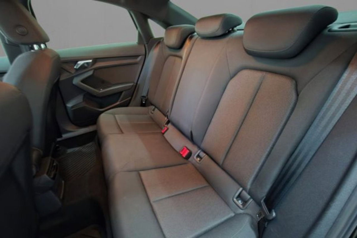 Audi A3 Sedan 30 TDI S tronic Business (7)