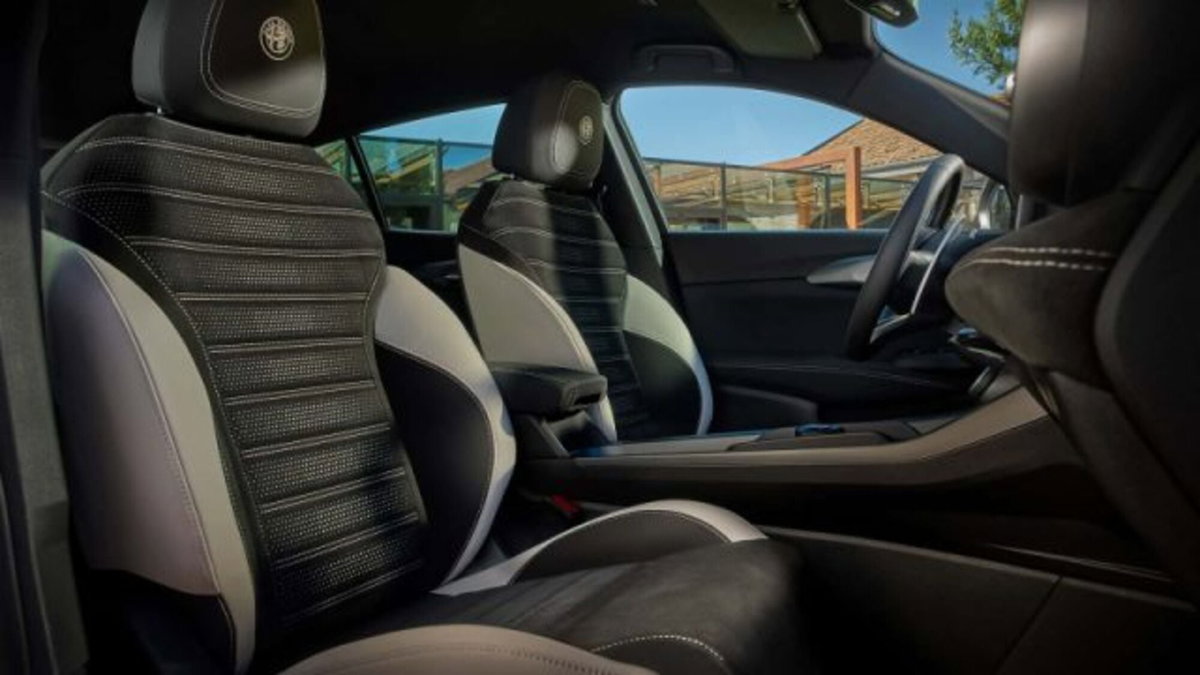 Alfa Romeo Tonale 1.3 phev Business Q4 270cv at6