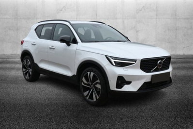 Volvo XC40 B4 AWD automatico Ultimate Dark (2)